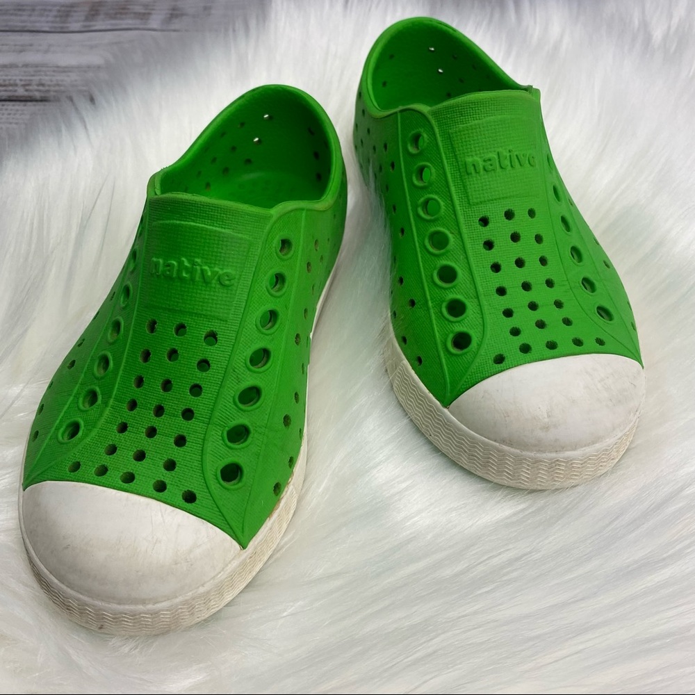 Native Shoes Jefferson Grasshopper Green size 8